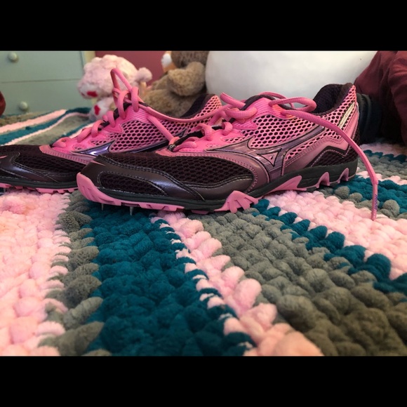 Mizuno new track and field cleats fits size 7 - Picture 4 of 11